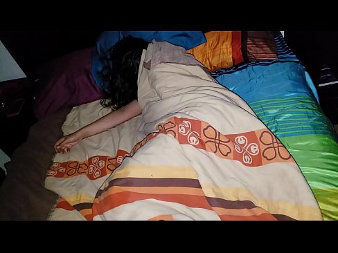 ❤️ El fillastre renya la seva jove madrastra mentre dorm. ❤❌ Vídeo de merda a nosaltres ca.fulldesisex.ru ﹏